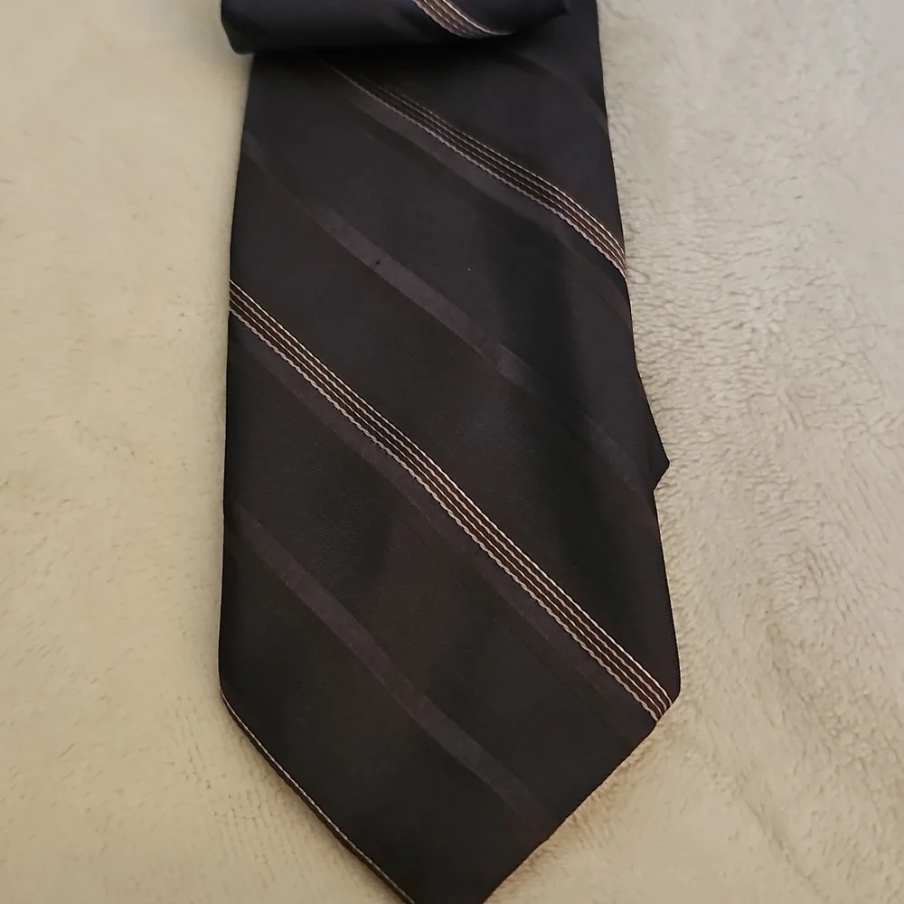 3/$30 Vtg AUSTIN MANOR 1980s Dark Gray Striped Slim Clip-on Tie